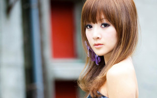 Woman long hair purple earrings - a red door free wallpaper