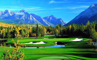 Golf course pond mountains trees - a golf course free wallpaper