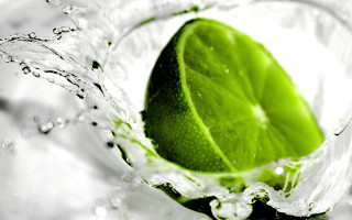 Lime water bubbles splash glass - art green free wallpaper