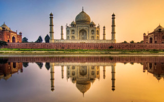 Large building tower dome water - symmetry!! free wallpaper