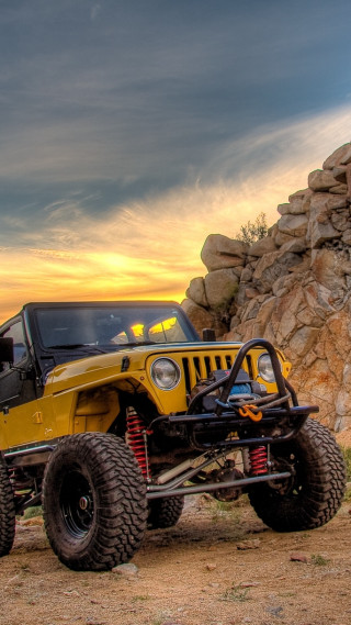 Yellow jeep rockwall sunset desert - sunset free wallpaper
