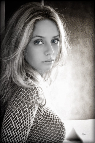 Woman long hair mesh shirt - portrait photography free wallpaper