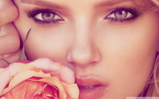Woman holding flower cutting scissors - scissors free wallpaper