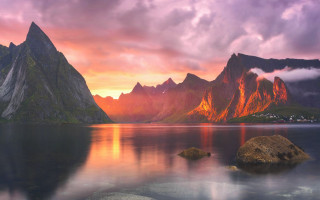 Mountain lake town sunset fire - esao free wallpaper