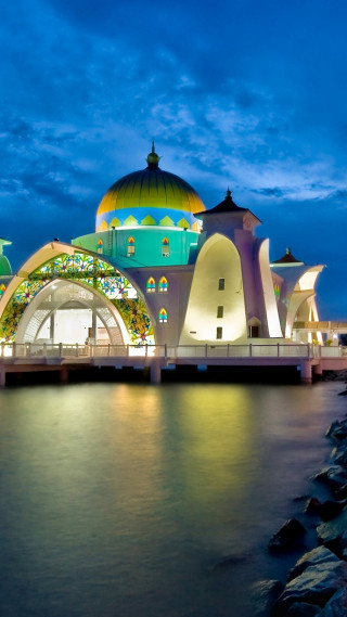 Building dome water night sky - a body of water free wallpaper