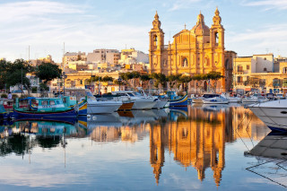 Boats docked harbor church city - a harbor free wallpaper
