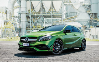 Green mercedes maximalism 3d render - art green free wallpaper for desktop