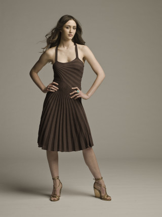 Woman brown dress posing picture 2 - a brown dress free wallpaper