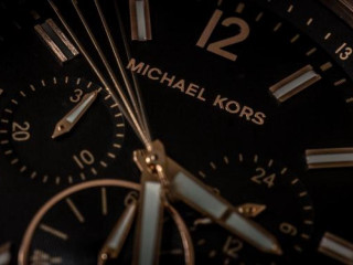 Close up watch face numbers - number free wallpaper