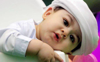 Little boy white hat toilet 3 - a white hat free wallpaper