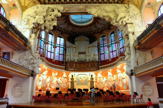 Large room pipe organ man - the middle of it free wallpaper