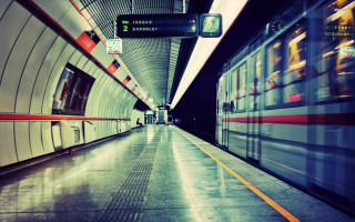 Train subway station no one - viennese actionism free wallpaper