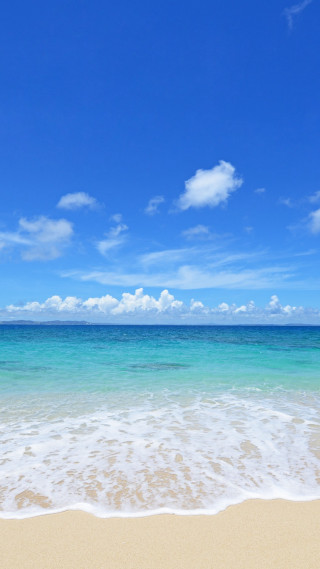 Beach blue sky white clouds 2 - a blue ocean free wallpaper
