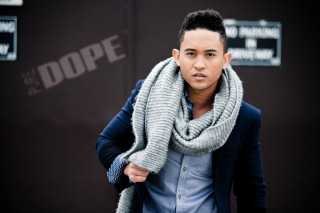 Man scarf jacket serious look - andrew law free wallpaper