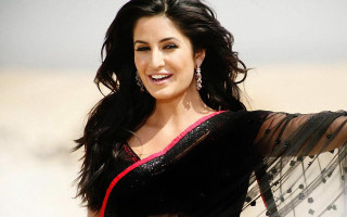 Woman black red sari posing - red free wallpaper