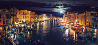Night canal full moon boats - the water free wallpaper