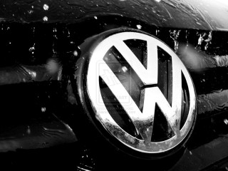 Volkswagen emblem closeup rain water - water droplet free wallpaper