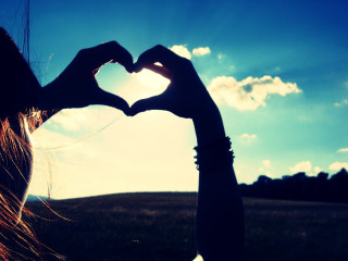 Woman heart hands sun light - a heart shape free wallpaper