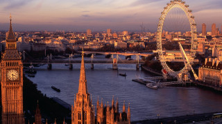 City ferris wheel river view - a ferris free wallpaper