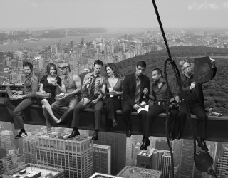 City ledge group people view - annie leibovitz free wallpaper