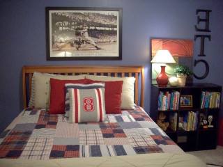 Bed plaid blanket pillows bedroom - a lamp free wallpaper