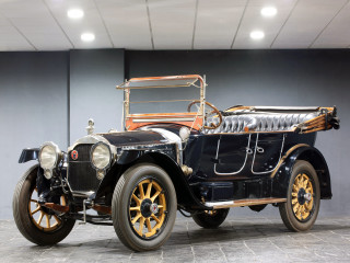 Old model car garage ceiling - an old model car free wallpaper