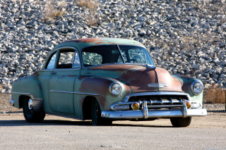 Rusty car rock wall parking - rusty free wallpaper