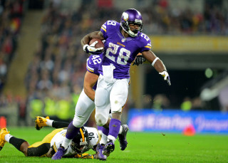Football player running ball another 3 - a football player running free wallpaper