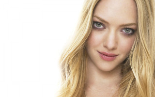 Blonde woman blue eyes necklace - blue eye free wallpaper