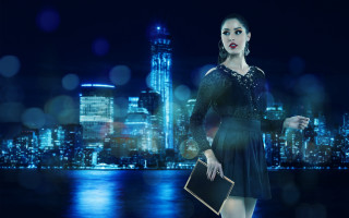 Woman dress briefcase city skyline - a woman in a dress holding free wallpaper