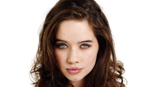 Woman blue eyes white background - a white background free wallpaper