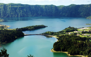 Lake mountains bridge town forest - christo free wallpaper