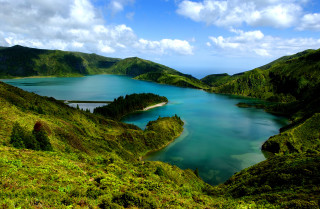 Lake surrounded lush green hills - bascove free wallpaper for desktop