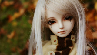 White hair gothic doll teddy - realistic eye free wallpaper