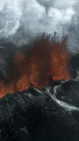 Large wave crashing ocean red - the ocean free wallpaper