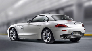White bmw z4 sports car 2 - a yellow line free wallpaper