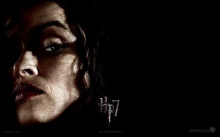 Dark makeup creepy woman face - a creepy look free wallpaper