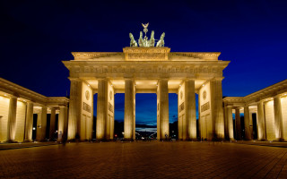 Large building pillars nighttime lights - berlin secession free wallpaper