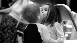 Boy girl kissing black white 2 - free love wallpaper