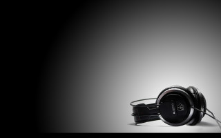 Headphones table wall black white - top of a table next free wallpaper