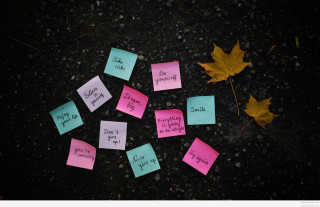 Sticky notes leaf yellow ground - a yellow leaf free wallpaper