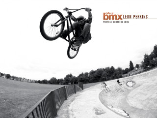 Man flying bike ramp park - the side of the road free wallpaper