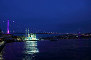 Bridge water night lights building 8 - a body of water free wallpaper