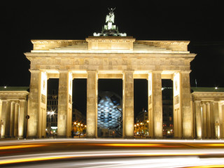 Building clock tower statue night - berlin secession free wallpaper