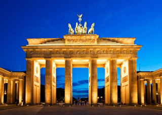 Large building statues night sky - berlin secession free wallpaper
