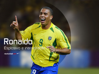 Man yellow green uniform soccer - his hand free wallpaper