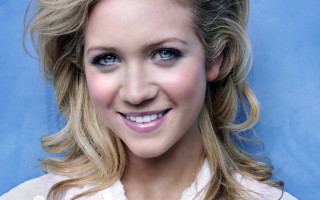 Blonde hair blue eyes smiling - realistic shaded perfect face free wallpaper