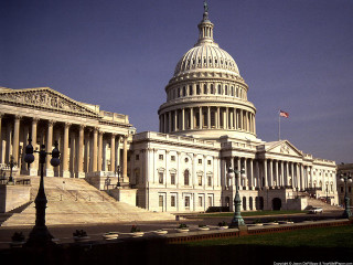Large building dome flagpole cityscape - digital free wallpaper for desktop