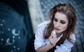 Woman long hair sitting looking - fashion photography free wallpaper