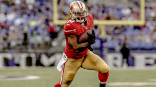 Football player running with ball 6 - the sideline free wallpaper